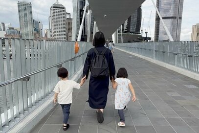 子ども2人との「旅行の荷物」コンパクトにする工夫4つ。大きなスーツケースは“あえて”使わない