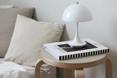 充電式の美しいランプ「パンテラポータブル」で、手軽に光の模様替えを