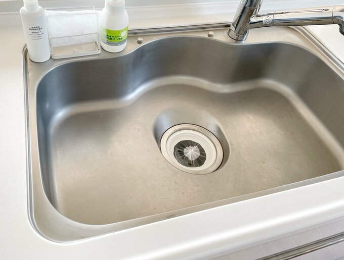 ゴミ受けカゴもはずしたキッチンシンク