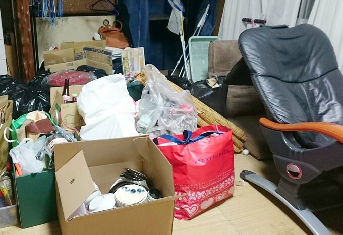 ものであふれた部屋