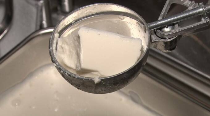 すくわれた豆腐