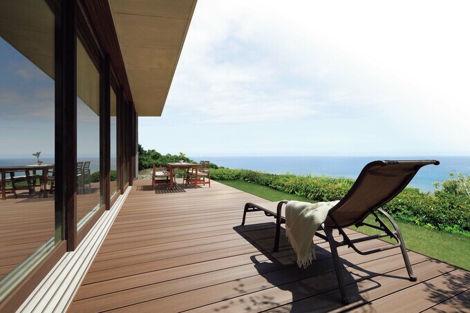 人工木ウッドデッキ「樹ら楽ステージ 木彫」