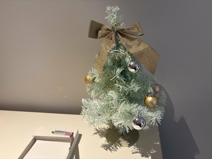 ホテルにはツリーが