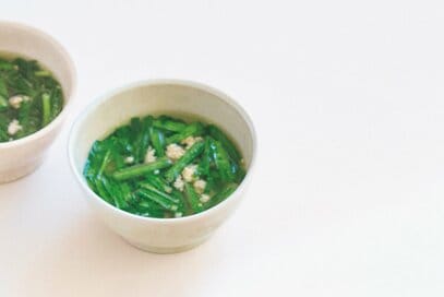 春先の冷えに効く「ニラだく中華スープ」レシピ。薬膳を取り入れて体もポカポカ