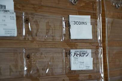 壁にかける100円グッズで家計管理。レシートが迷子にならない