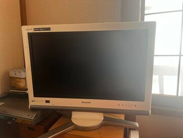 壊れたテレビ、買い替える？不要派も増える一方、気づいた利点