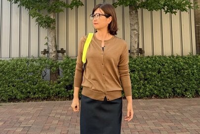 ユニクロ・無印良品が見違える！50代の「ブラウンコーデ」が劇的に変わる、3つの配色コーデ