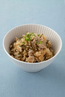 1歳から大人と同じご飯が楽しめる。栄養士監修の簡単炊き込みご飯レシピ