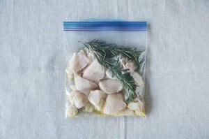 鶏胸肉のオイル漬け