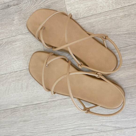 コンフィールタッチストラップサンダル