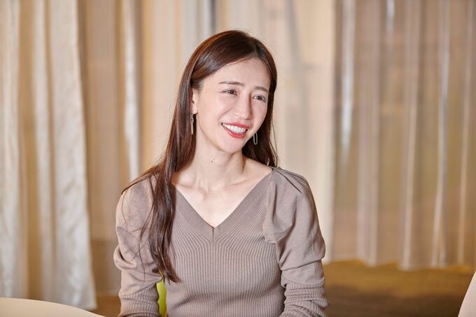 にこやかな女性