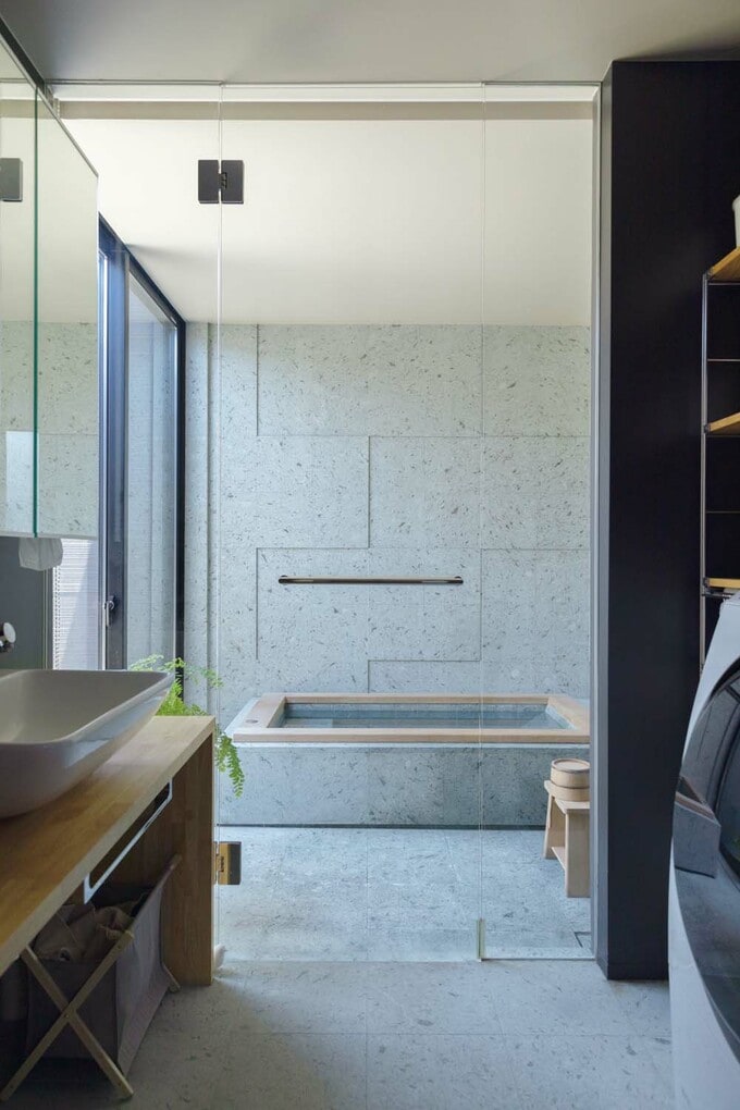 ガラスの間仕切り