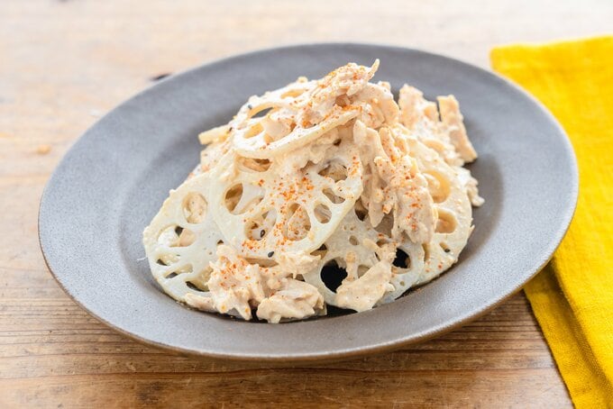 鶏ささみとれんこんのごまマヨあえ