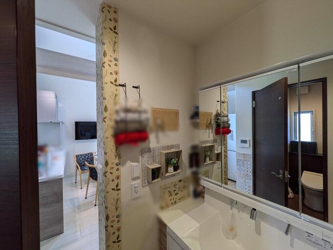 寝室とDKの間にある洗面台