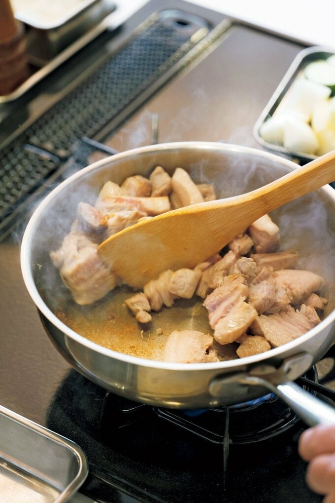 豚肉を焼きつける