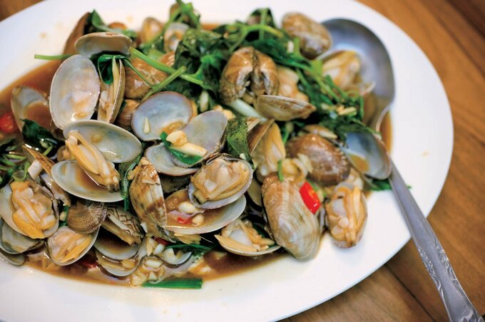 アサリと台湾バジルの炒め物