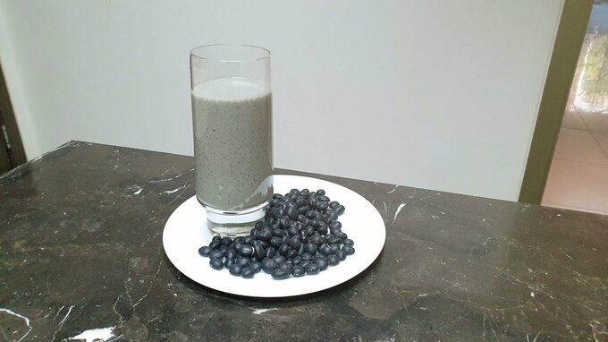 黒豆と黒豆豆乳