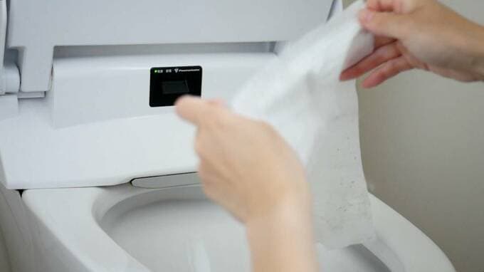 シートを広げる様子