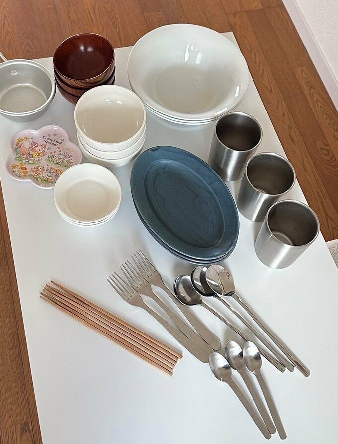 団地母子3人の食器