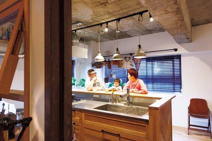 カウンターを採用して食卓をコンパクトに