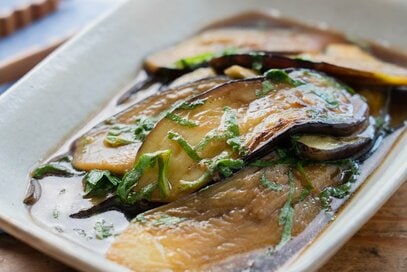 トロじゅわっ！何個でも食べたくなる、「秋ナスの大葉焼きびたし」レシピ。つくりおきにもぴったり
