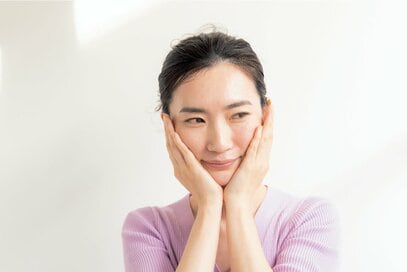 紫外線はマスクを通り抜ける。化粧水と日やけ止めの効果的な塗り方