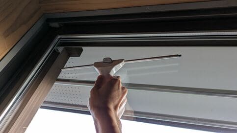 窓を掃除するなら今のうち。「キレイ」に「防災」「省エネ」をプラスして一石三鳥！