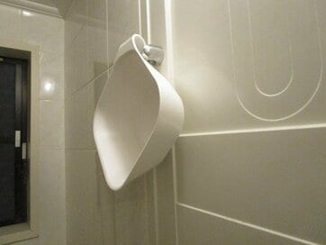 100円ショップの「浮かせる収納グッズ」3選。50代以降にこそおすすめ