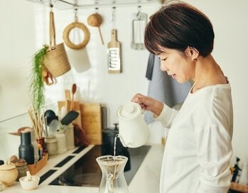 40代は「服をワンサイズ上げる勇気」であか抜ける。服の数も減った