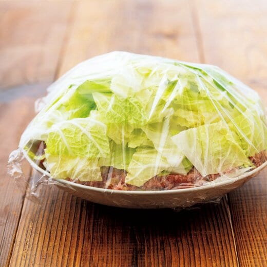 白菜とザーサイひき肉のレンジ蒸しの調理過程