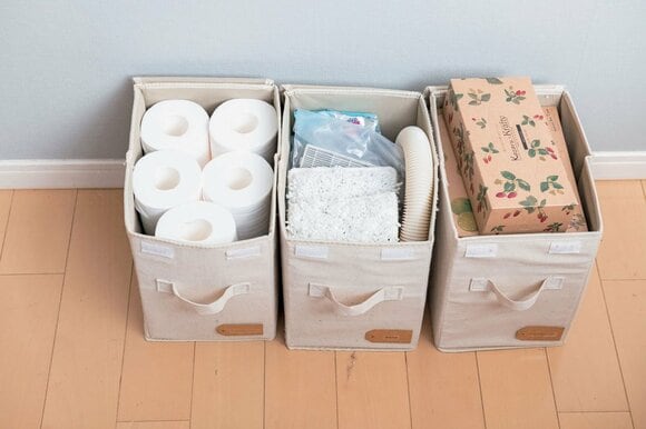 ボックスにティッシュなど