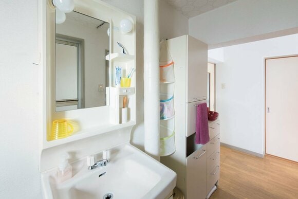 生活感の出る小物は最低限にし掃除しやすく