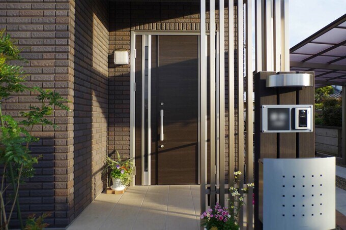 二世帯住宅の玄関