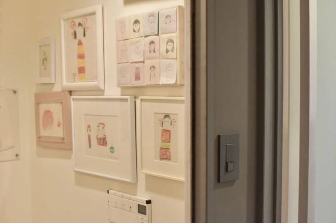 スイッチの近くに絵など