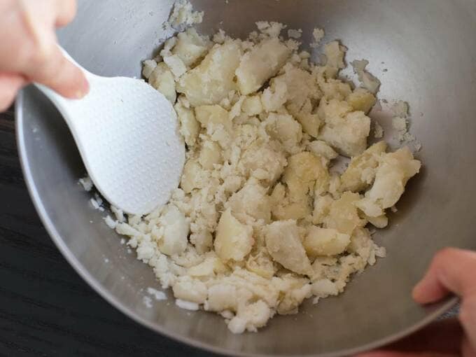 しゃもじでつぶす