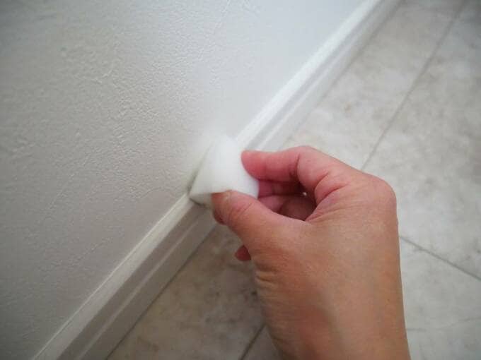 メラミンスポンジなどですっと擦るだけでも十分