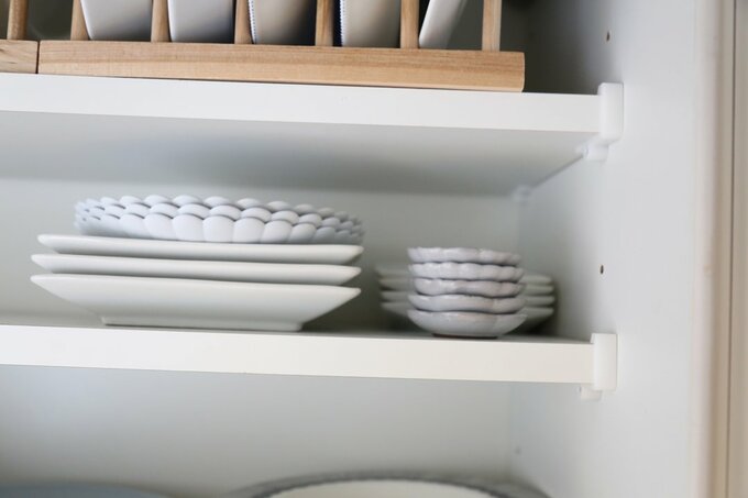 前後に食器を並べた場合