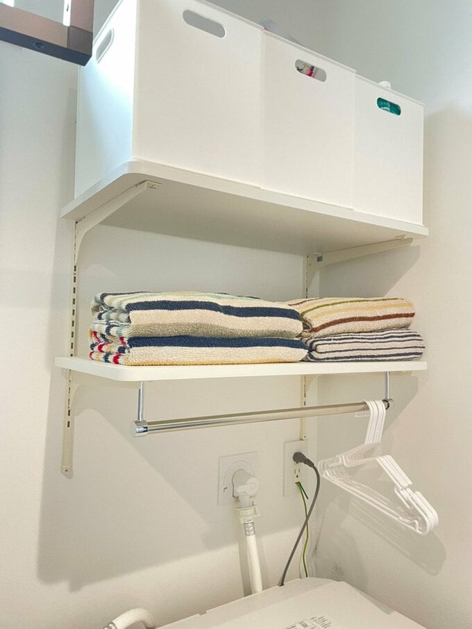 洗濯機の上の可動棚