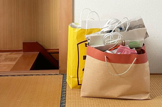 紙袋に入れて処分