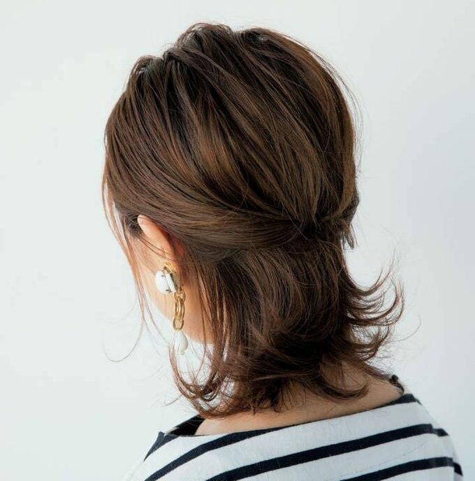 ハーフアップと大きめイヤリング
