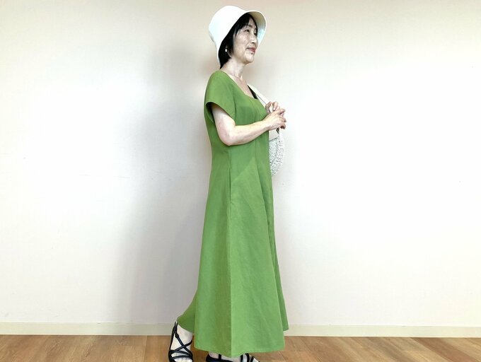 60代のワンピースコーデ