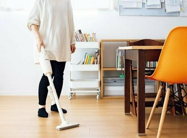 カーペットやソファを捨てたら暮らしが激変。部屋も即片づくように