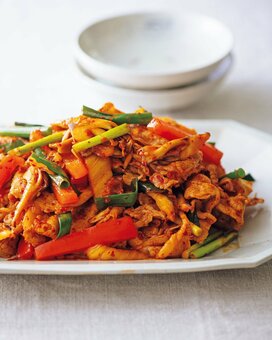 豚肉とマイタケのキムチ炒め。疲れた日に食べたいスタミナおかず