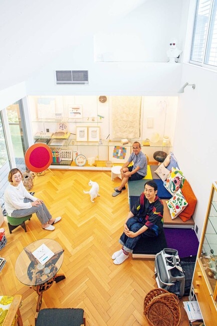 ロフトからリビングを見下ろす