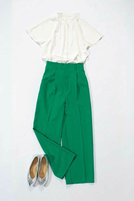 ブラウスとパンツコーデ