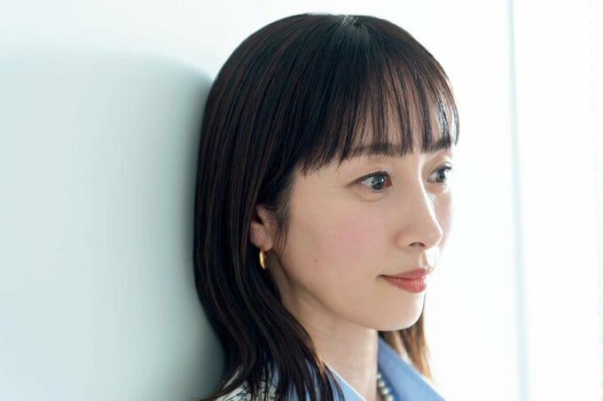 横顔も若々しい坂下千里子さん