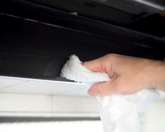 油だまりの掃除