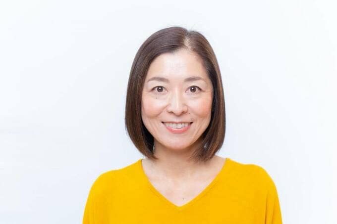 髪が薄く見えてしまう女性