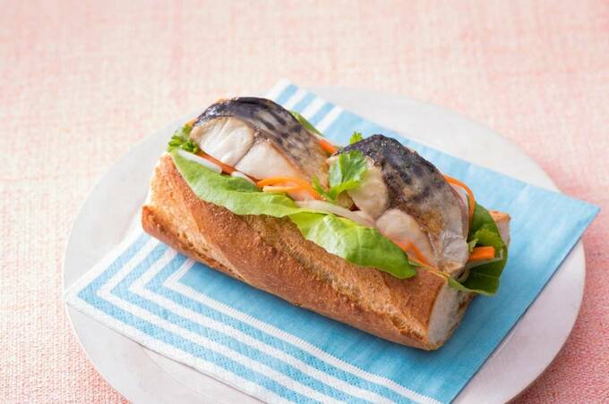 エスニック風味が新鮮! ノルウェー塩さばのベトナム風サンド