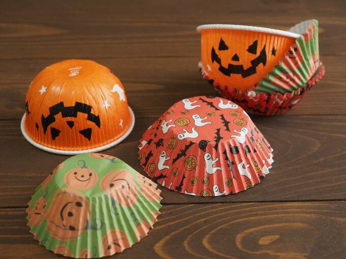 かぼちゃの顔のカップ